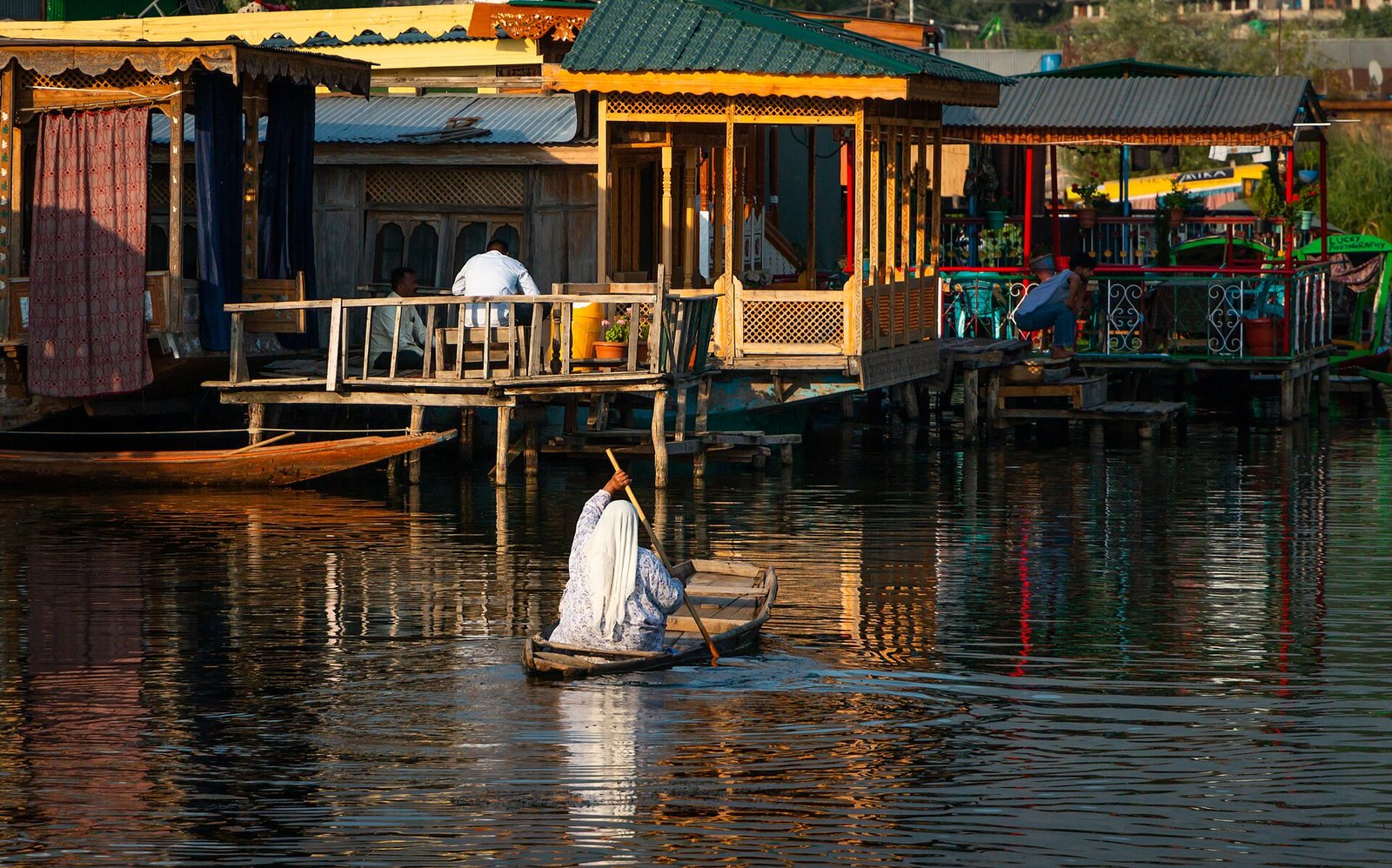 Budget Kashmir Escape